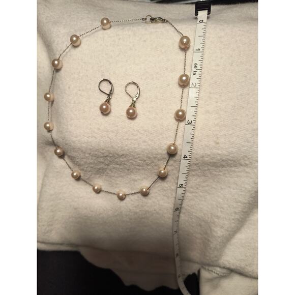 90s style Pearl Necklace & Earrings set - Picture 5 of 5